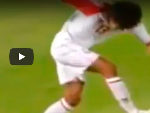 10 kiểu đá penalty không thể tưởng tượng nổi