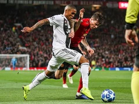 10 năm trước, Sir Alex Ferguson đã "tìm thấy" Douglas Costa