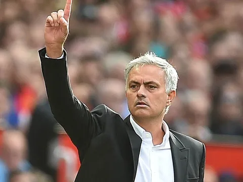 5 điểm nhấn Man Utd 2-0 Leicester: Hãy gọi Mourinho là 'phù thủy'!