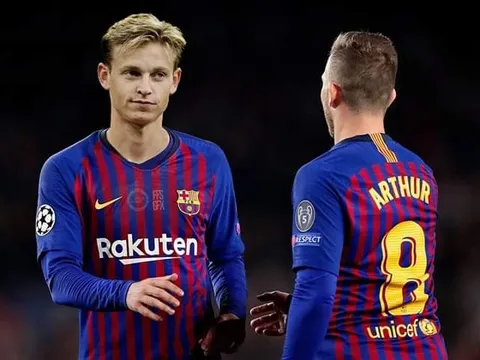 'Có lẽ tôi sẽ không bao giờ rời Barca, giống như Messi'