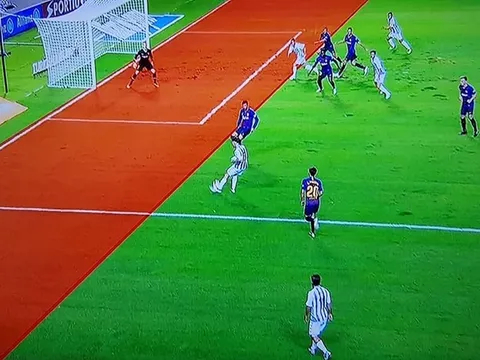 Công nghệ VAR lên tiếng, Barca được cứu một bàn thua trông thấy