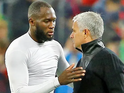 Lukaku nhắn tin cho Mourinho: "Tôi đang rất bực bội"