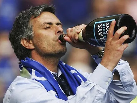 14 năm trôi qua, Jose Mourinho 'xuống cấp' trầm trọng