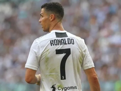 NGHI VẤN: Ronaldo biết trước sẽ hụt giải The Best?