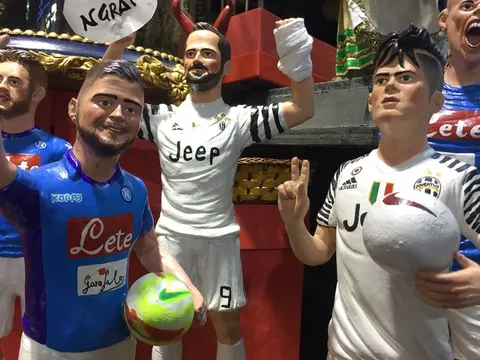 Đại chiến Napoli - Juventus phiên bản các ngôi sao búp bê