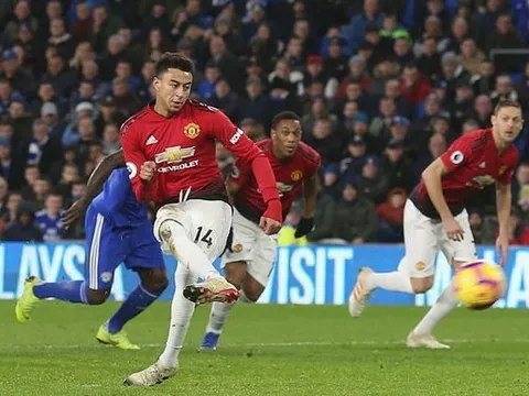 Hủy diệt Cardiff, Man Utd vẫn bị chuyên gia chỉ trích