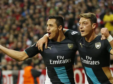 Ozil-Sanchez cùng ghi bàn: Điểm 10 cho lòng tự trọng!