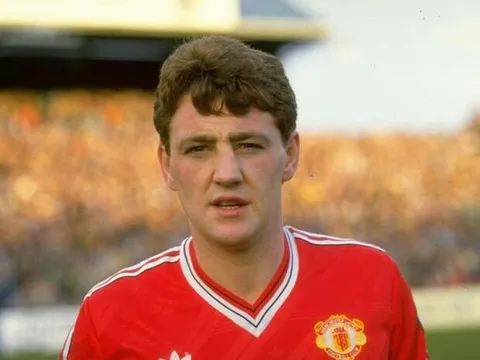 5 hậu vệ ghi bàn xuất sắc nhất mọi thời đại: Huyền thoại MU có 1 vị trí, ai dẫn đầu?