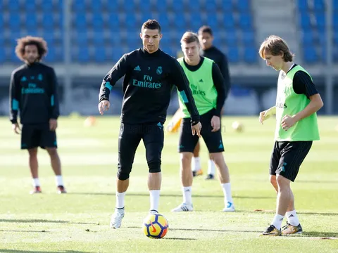 Ronaldo và Gareth Bale trở lại tập luyện