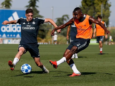 Cờ đến tay, "Neymar mới" nỗ lực tập luyện