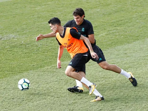Chính thức: Kante gia hạn hợp đồng với Chelsea, hưởng lương cao kỉ lục