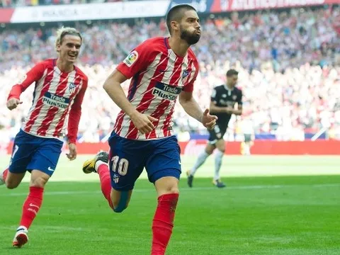 Diego Costa tập luyện cật lực dù không được ra sân