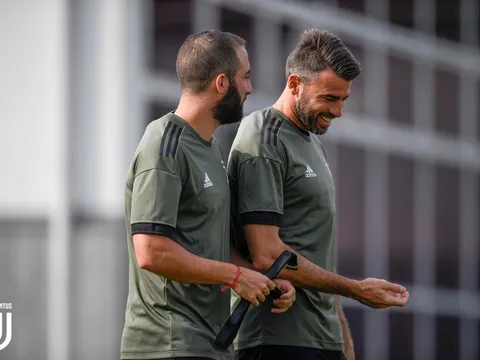 Cristiano Ronaldo - Vuốt mặt mà chẳng thèm nể mũi