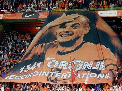 Memphis Depay lập cú đúp trong ngày Sneijder từ giã Hà Lan