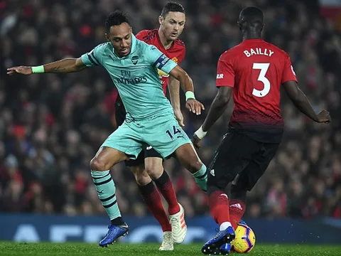 '2 quyết định thay người đó đã giúp M.U kết liễu Arsenal'