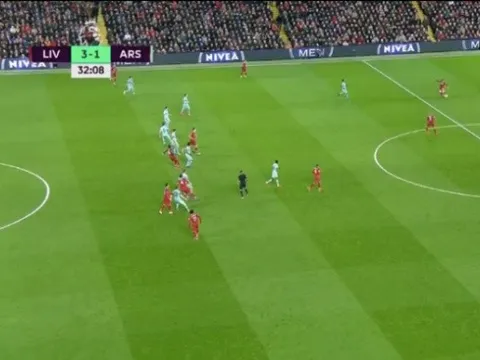 'Liverpool có đến 7 cầu thủ trong vòng cấm. Arsenal không thể phòng ngự với quả tạt đó'
