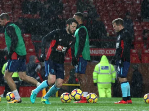 Mưa như trút nước trong khoảnh khắc Lukaku phá lưới Bournemouth