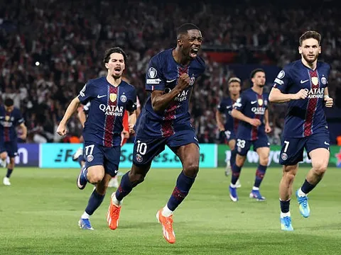 Giám đốc Bayern mỉa mai màn ăn mừng của cầu thủ PSG