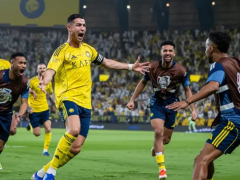 Ronaldo lên tiếng, Al Nassr bỏ xa Al-Hilal 8 điểm trên BXH