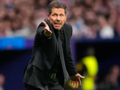 Hòa 1-1, Simeone tin Arsenal đang hụt hơi