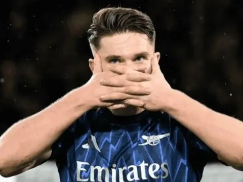 Arteta khen Gyokeres "lạnh lùng như băng" trước Atletico