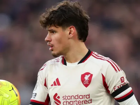 Milos Kerkez biết ơn Salah sau khi tỏa sáng ở Liverpool