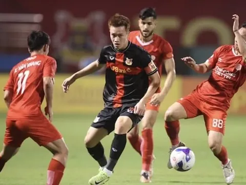 Trọng tài Hàn Quốc cầm cân đại chiến tranh ngôi nhì V.League