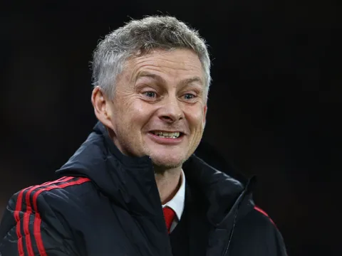 Solskjaer nói lời khiến fan MU sục sôi với Premier League
