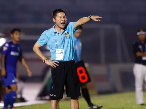 HLV Chu Đình Nghiêm: "Trọng tài quá nặng tay với Hà Nội FC"