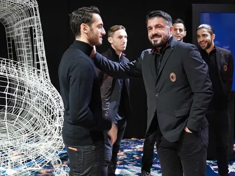 Gattuso tươi như hoa trong ngày giáng sinh đỏ của Milan