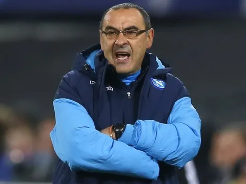 Sau thất bại, Napoli nhắm vô địch Europa League