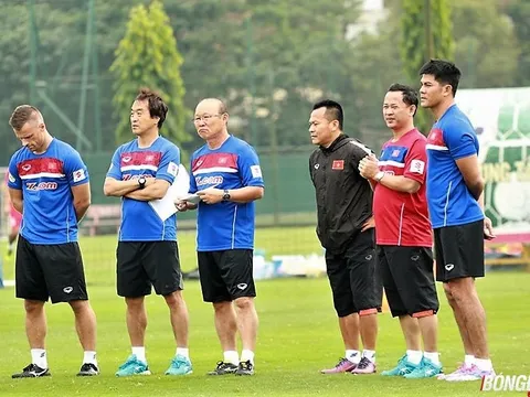 ĐT Việt Nam tập trung: Vắng nhiều trụ cột, HLV Park Hang-seo đến muộn 30 phút?