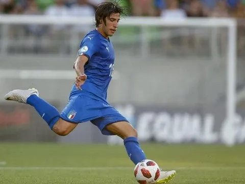 Liverpool khó nhắm 'tiểu Pirlo'