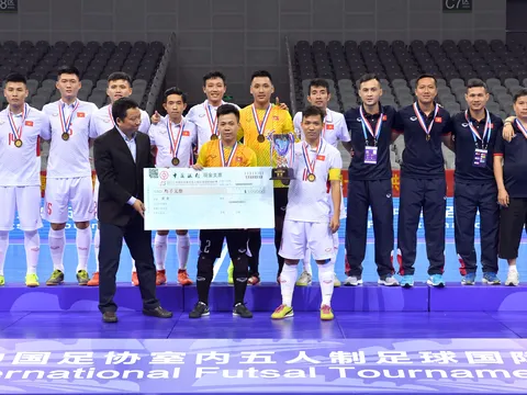 Giải futsal Quốc tế 2017: Thầy trò HLV Miguel Rodrigo rạng danh trên mục nhận huy chương
