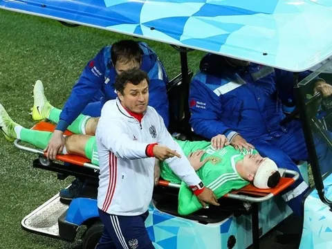 Đây, lý do Mourinho ném giỏ chai nước sau bàn thắng của Fellaini