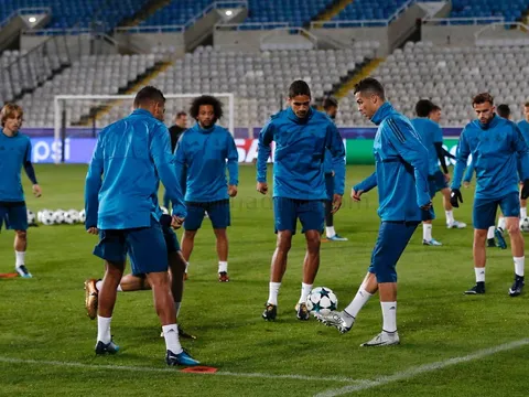 Ronaldo và đồng đội tập luyện trên đảo Síp