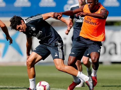 NÓNG: Liverpool chi đậm đón Casillas