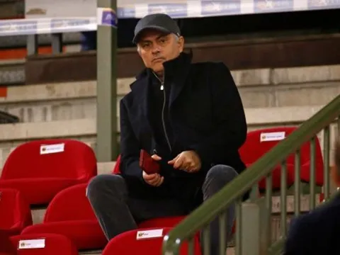 Mourinho hé lộ lí do đến Bỉ dự khán