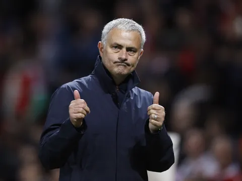 Mourinho, sống như một "cái gai" có vui không?