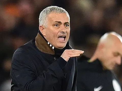 3 bài học rút ra sau trận hòa của Man Utd: Mourinho biểu tình, đòi mua trung vệ