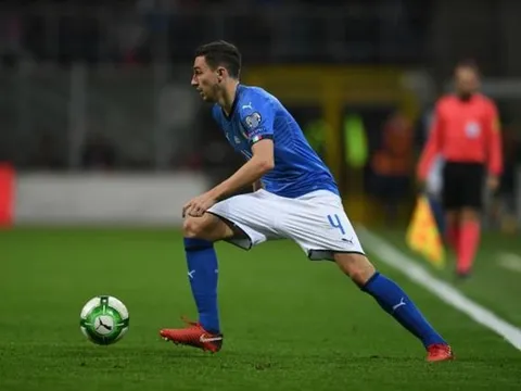 3 CLB Serie A cùng lúc theo đuổi hậu vệ M.U