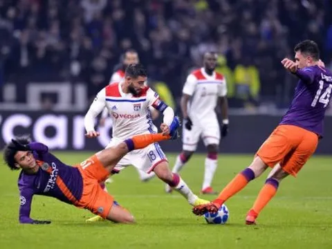 3 điều rút ra từ trận Lyon 2-2 Man City: Pep nhớ Mendy, "quái vật trẻ tuổi" Cornet