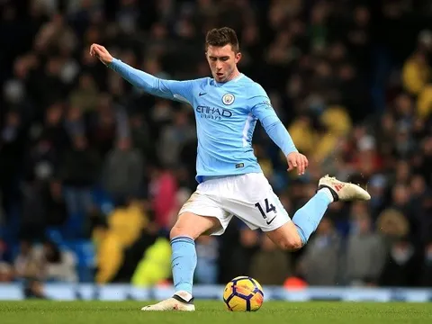 3 trung vệ chơi chân tốt nhất Premier League hiện nay: "75 triệu bảng" thua xa học trò Pep Guardiola