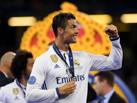 30 ứng viên Quả Bóng Vàng: Ronaldo che mờ tất cả