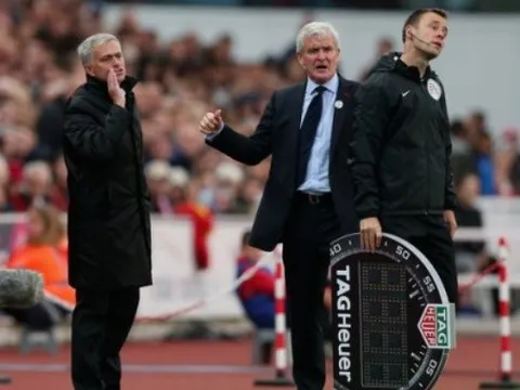 "Ôi chúa ơi, ai mà chẳng biết Man Utd làm gì ở đó"