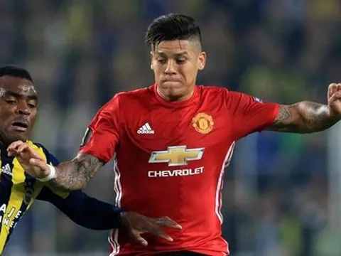 Fenerbahce muốn "hồi sinh" trung vệ của Man United