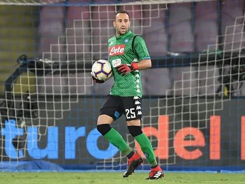 Cha của David Ospina khẳng định Napoli muốn giữ anh lại