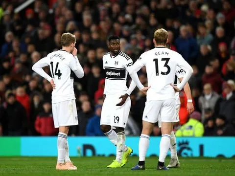 Fulham nguy cơ rớt hạng, Ranieri vẫn cho cầu thủ nghỉ xả hơi