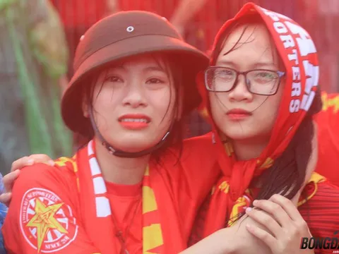 U23 Việt Nam tan giấc mơ chung kết ASIAD, fan nghẹn ngào lệ rơi