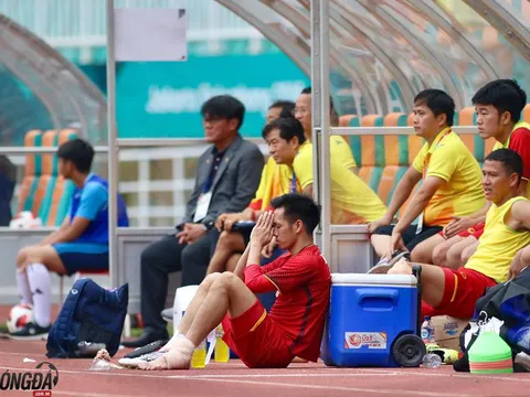 TRỰC TIẾP U23 Việt Nam 1-1 U23 UAE (Pen 3-4): Gục ngã đáng tiếc trên loạt "đấu súng"